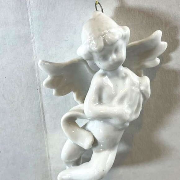 White Glazed Ceramic Cherub Angel Playing Mandolin Christmas Ornament 3.25" - Picture 8 of 15